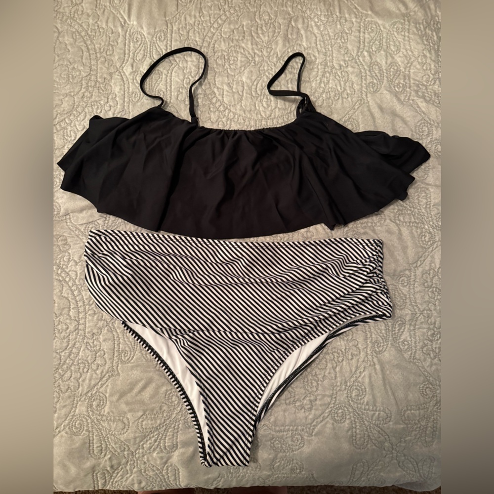 Cupshe Black and White Striped Bikini